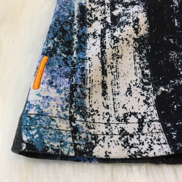 Lucy | Athletic Criss Cross Back Straps Pattern Tank Top - Picture 10 of 15